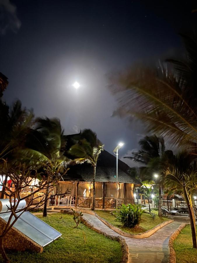 Mawe Zuri Resort Watamu Eksteriør billede